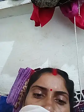 Poojaxx56 webcam