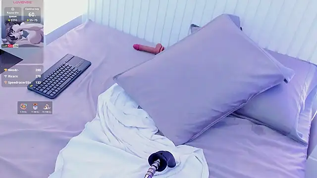_Curvyqueen webcam