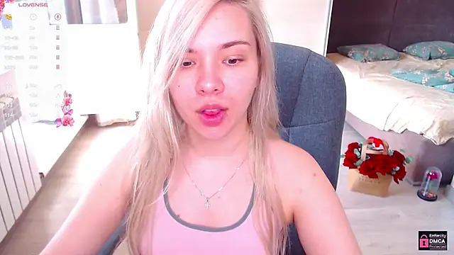 Lana__Nova webcam