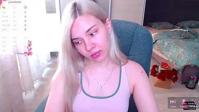 Lana__Nova webcam