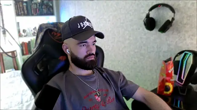 _Serious_Man webcam