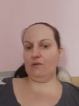 BustyLadyAlma live cam on StripChat