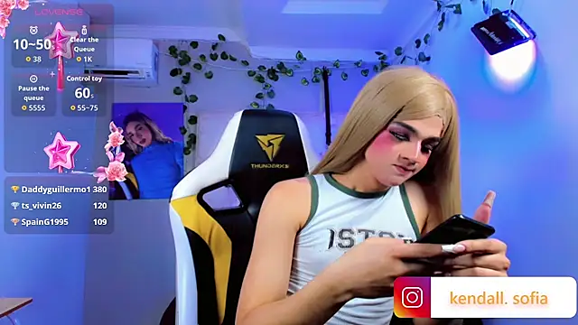 Sophiaa_doll_ webcam