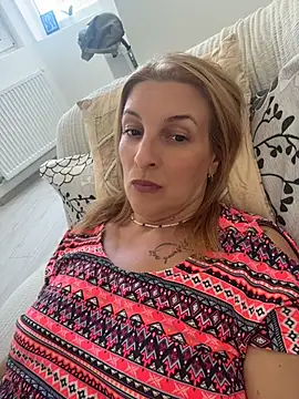 Hot-Milf4U webcam