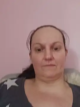 BustyLadyAlma webcam