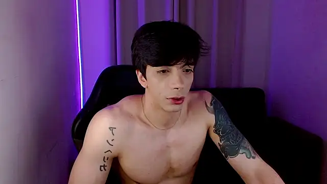 H3ll_B0I live cam on StripChat