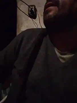 Maxirasta12_ live cam on StripChat