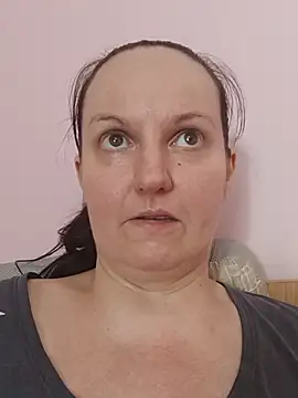 BustyLadyAlma webcam