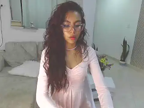 im_miauhg live cam on StripChat