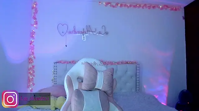 alee_lenoxx webcam