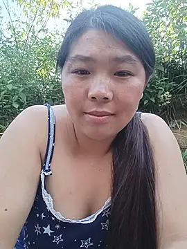 quynhkoolbae webcam