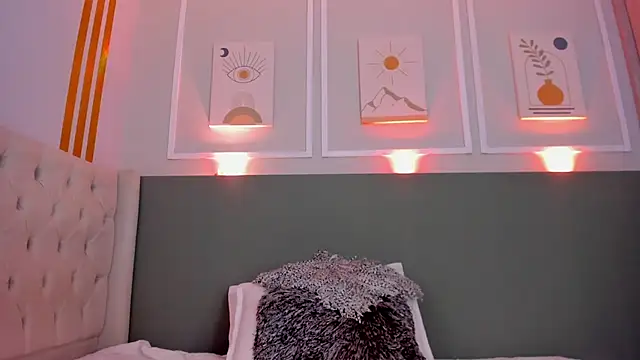 LilithAllenn webcam