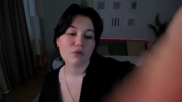 mialacrice - MiaLacrice's free webcam - UK Sex Cams