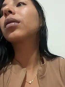 ariella_lov webcam