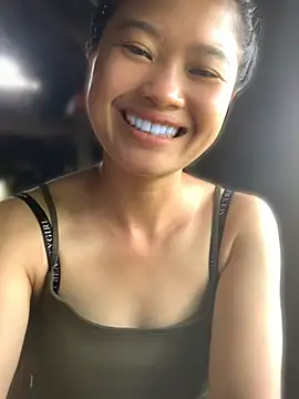 LilyLily68 webcam