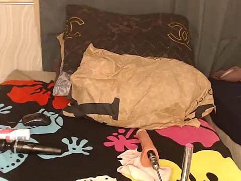 QueenShelly03 webcam