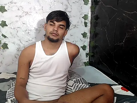 charly_27_sexy webcam