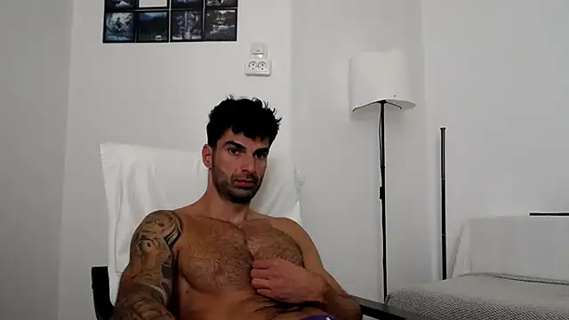 Verycutex live cam on StripChat
