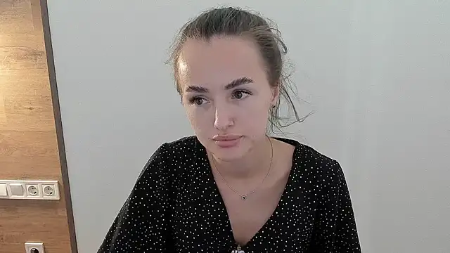 miamoll77 - MiaMoll77's free webcam - UK Sex Cams