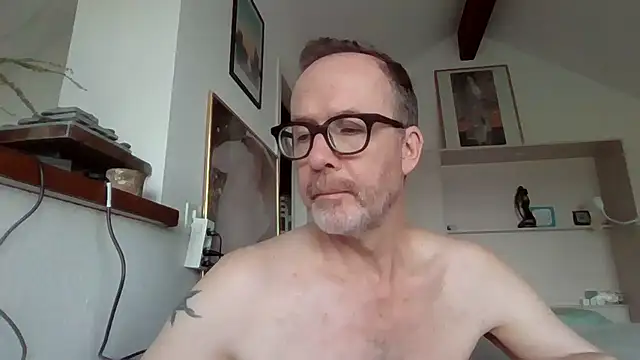 Lolodamour72 live cam on StripChat