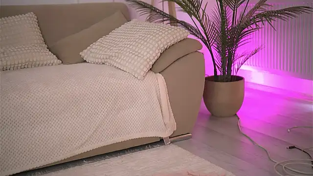 DeborahLowe webcam