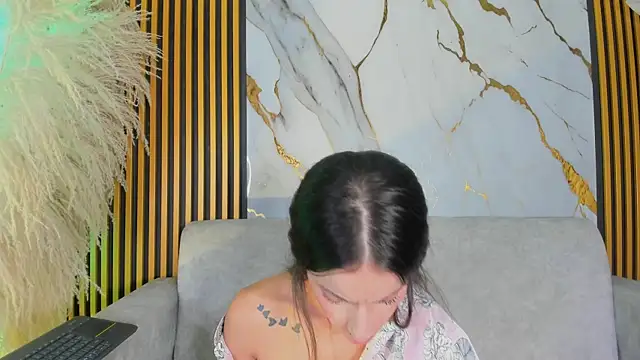 TinaJaneo_01 webcam