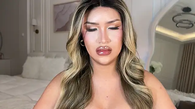 Your_Majesty_Tyra webcam