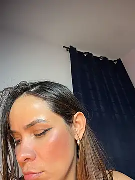 HotAlana_