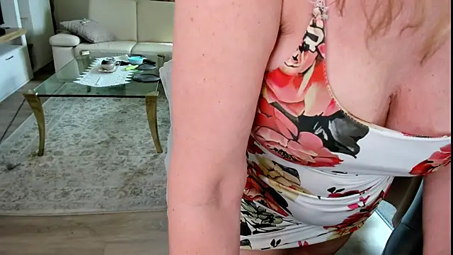 Natascha-Hill live sex cam