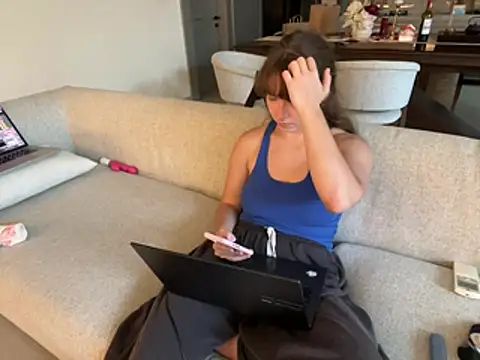 Nura_n_Sarah webcam