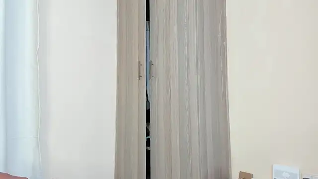 Caramel_Goodies webcam