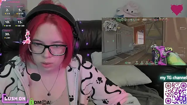 LinneaChan webcam