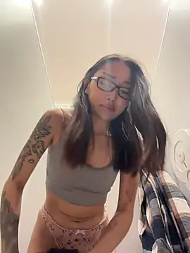 trytomakememoam webcam