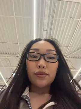 trytomakememoam live cam on StripChat