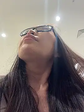 trytomakememoam live cam on StripChat