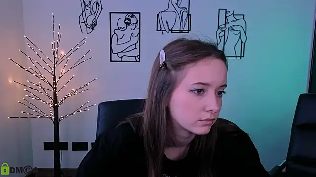 lisa_dark_ webcam