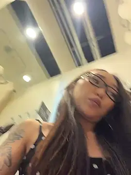 trytomakememoam webcam