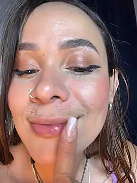 HotAlana_ webcam