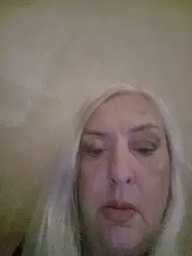 Julia20X live cam on StripChat