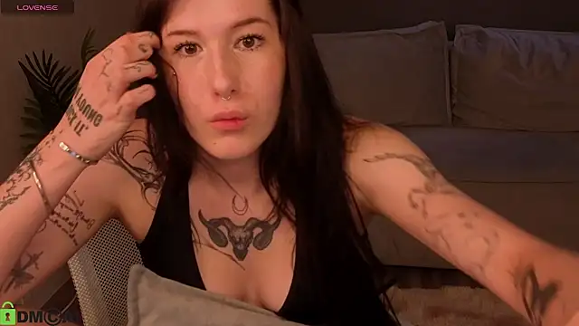 Ester_Henderson live cam on StripChat
