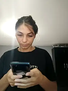 AntoniaHottie webcam