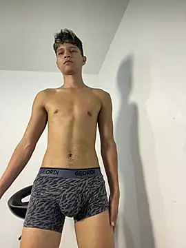 Twinkcock22 live sex cam