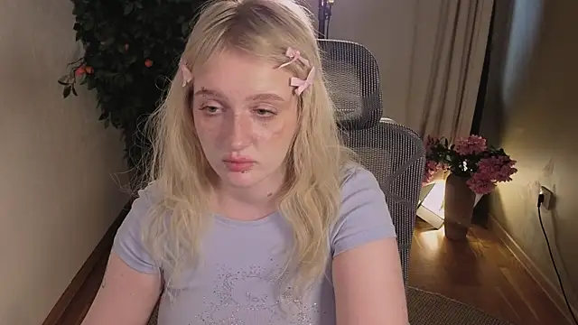 ELLIEJAY webcam