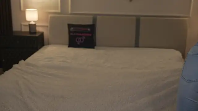 Cassy-Celestial_ webcam