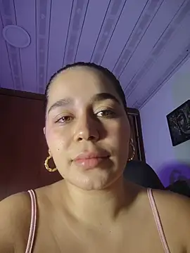 LaurenWelly_ webcam