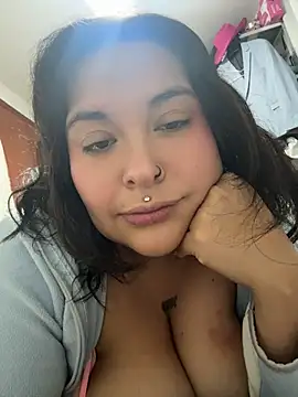 Nailealipsglossy webcam