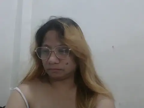 PinayChristine webcam