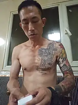 wx369369 (Ask my age) - 赚钱买先锋官