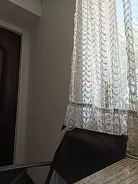 yasmi25 webcam