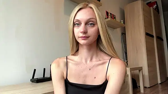 Lifeof_blonde webcam